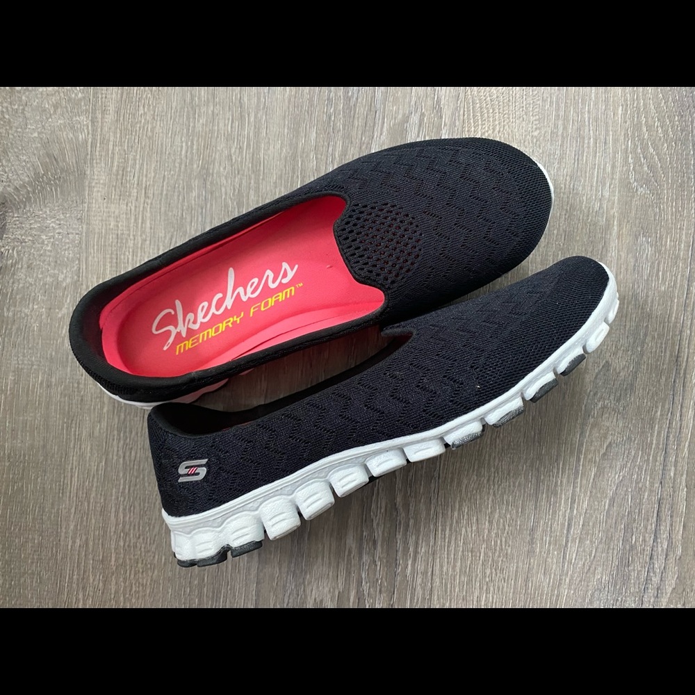 Size 7 black memory foam